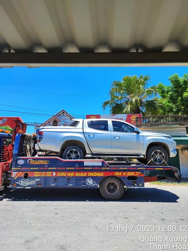 Cứu hộ ô tô khẩn cấp - Kéo xe an toàn, đúng kỹ thuật